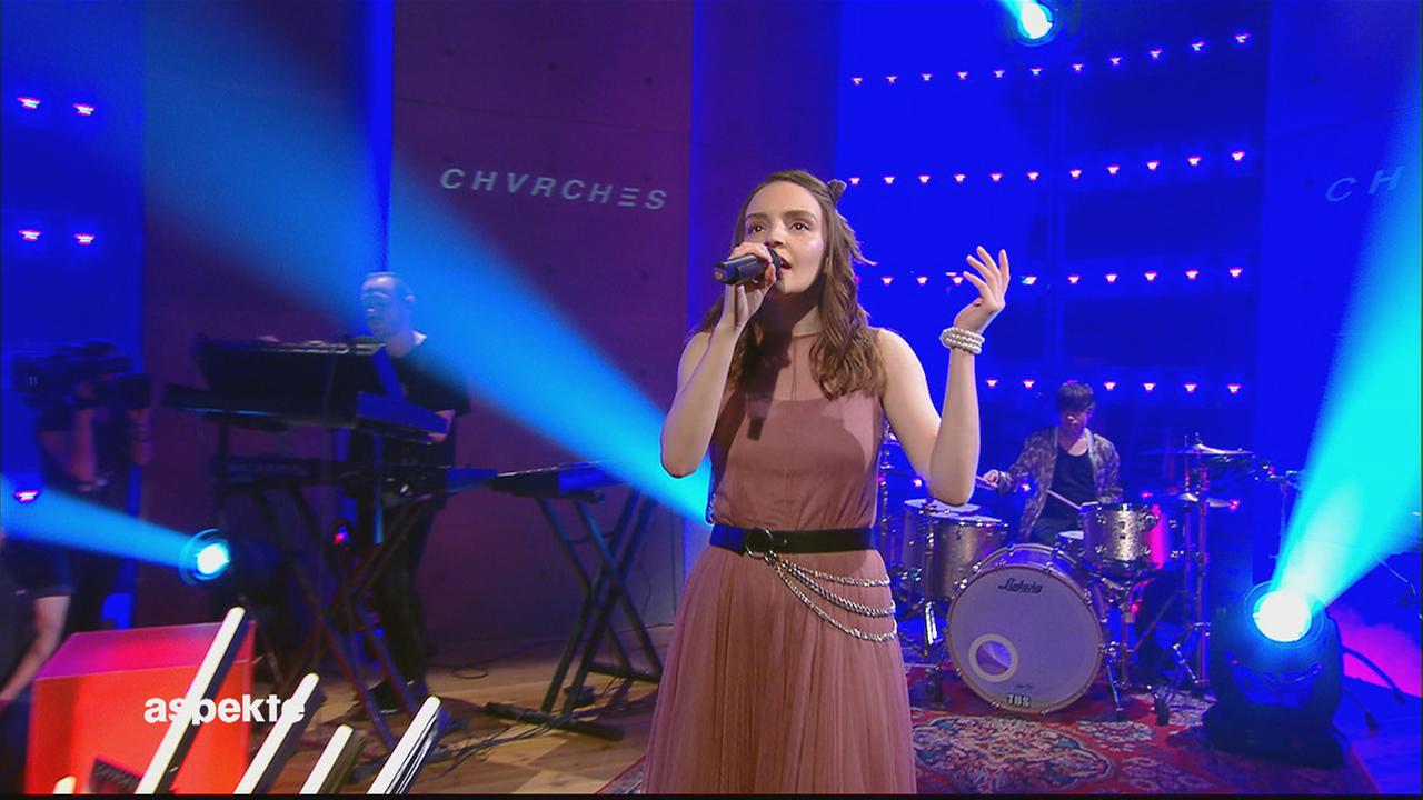 Watch CHVRCHES Perform “Miracle” on ZDF Aspekte